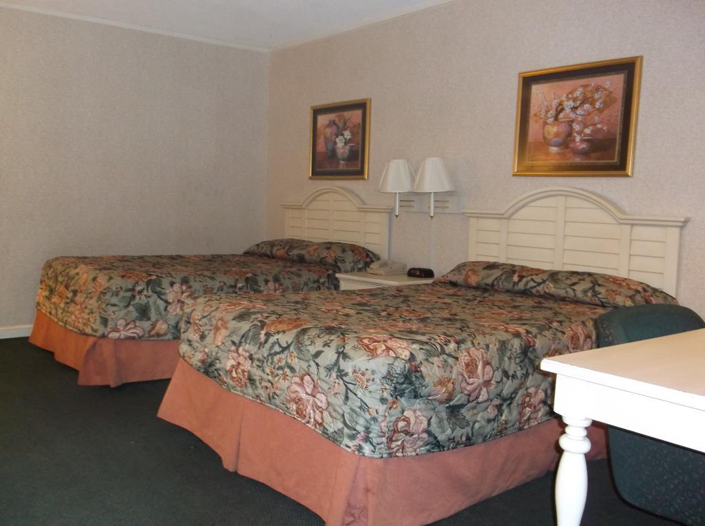 Double Room with Two Double Beds - Non-Smoking
