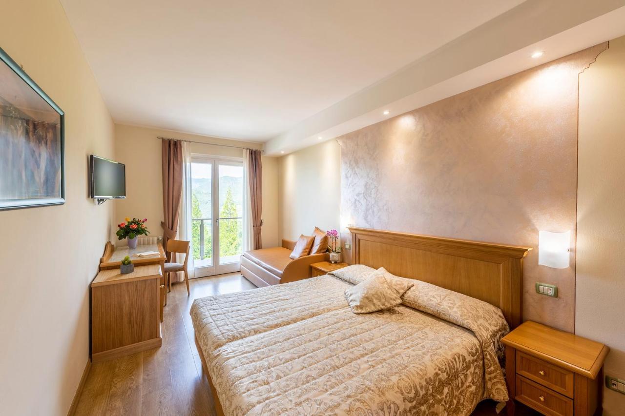Vierbettzimmer mit Bergblick