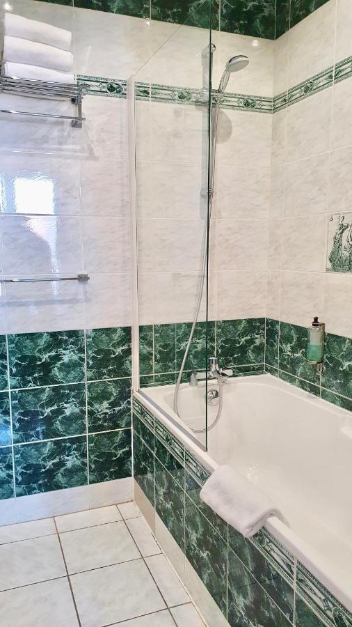 Chambre Familiale avec Baignoire