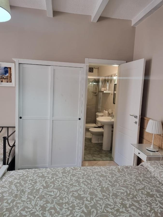 Triple Room Private Bathroom,1249775638:JPEG