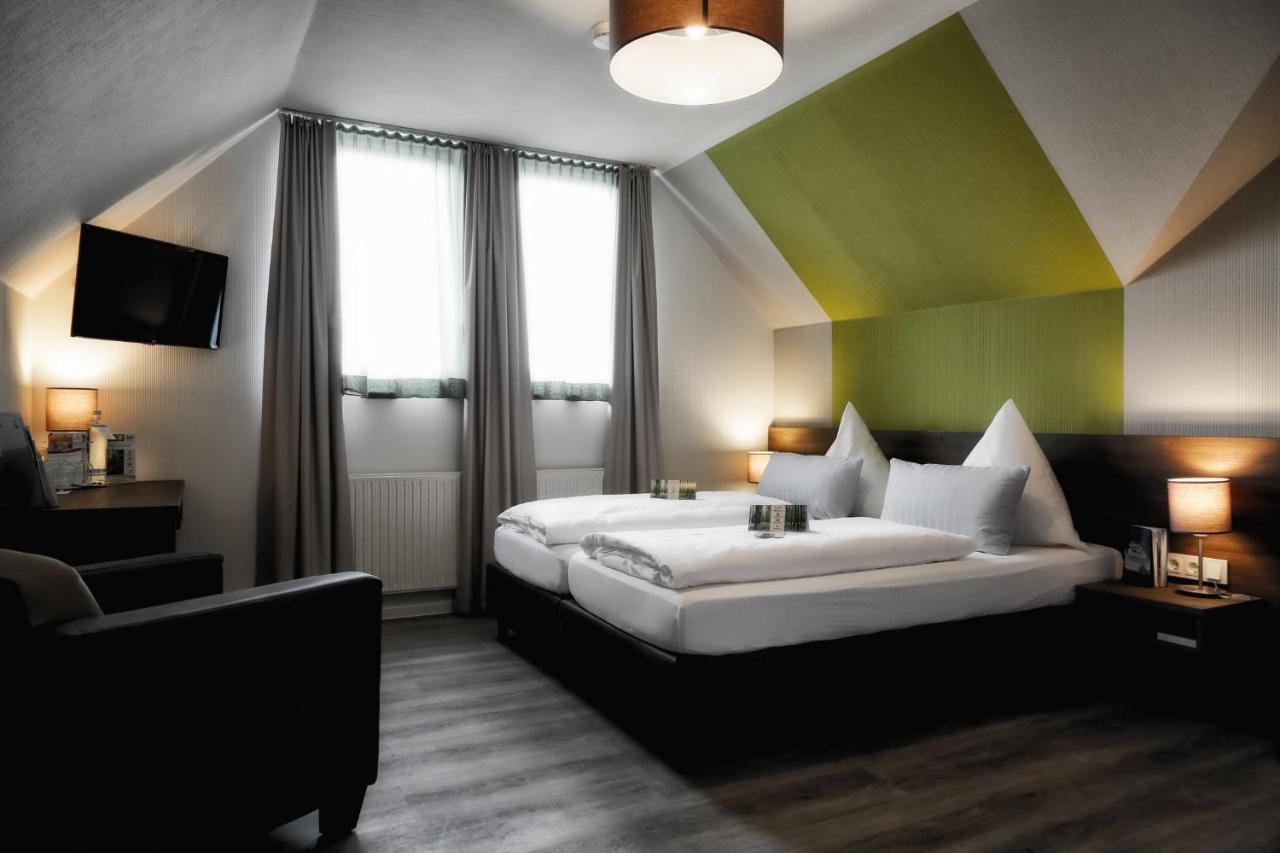 Two-Bedroom Apartment,1259758399:JPEG