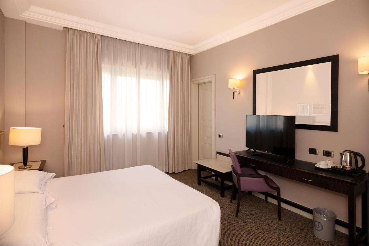 Double Room,1258195993:JPEG