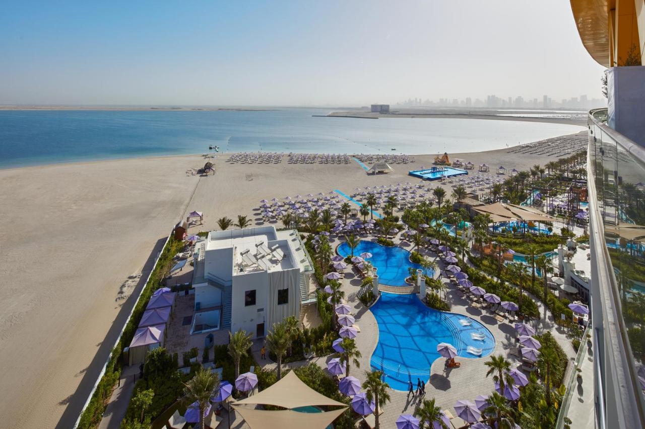 Familienzimmer mit Doppelbett und Meerblick