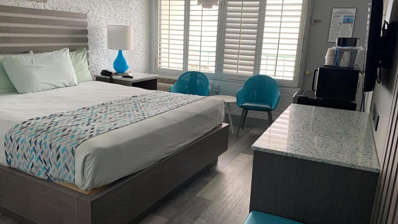 King Studio No Resort Fee,1272092617:JPEG