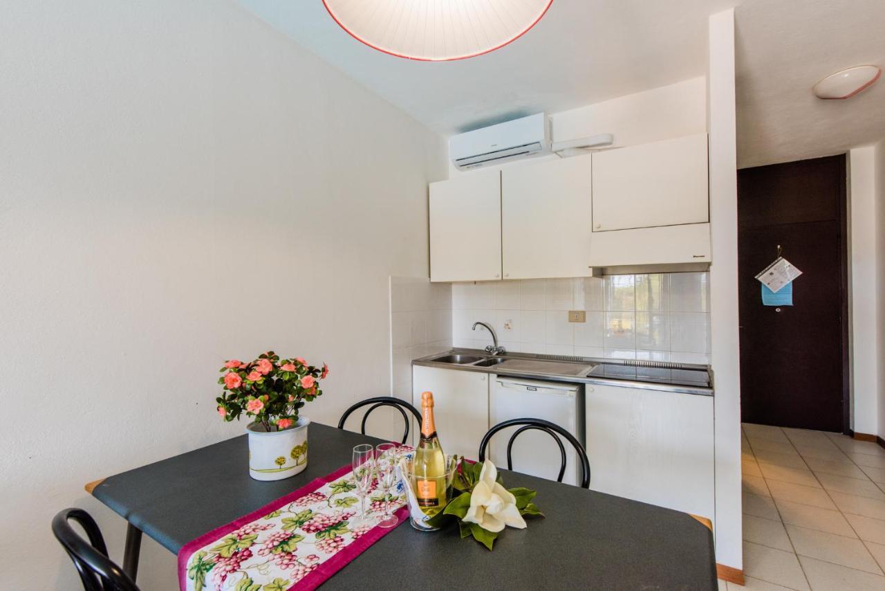 Two-Bedroom Apartment,1255326790:JPEG