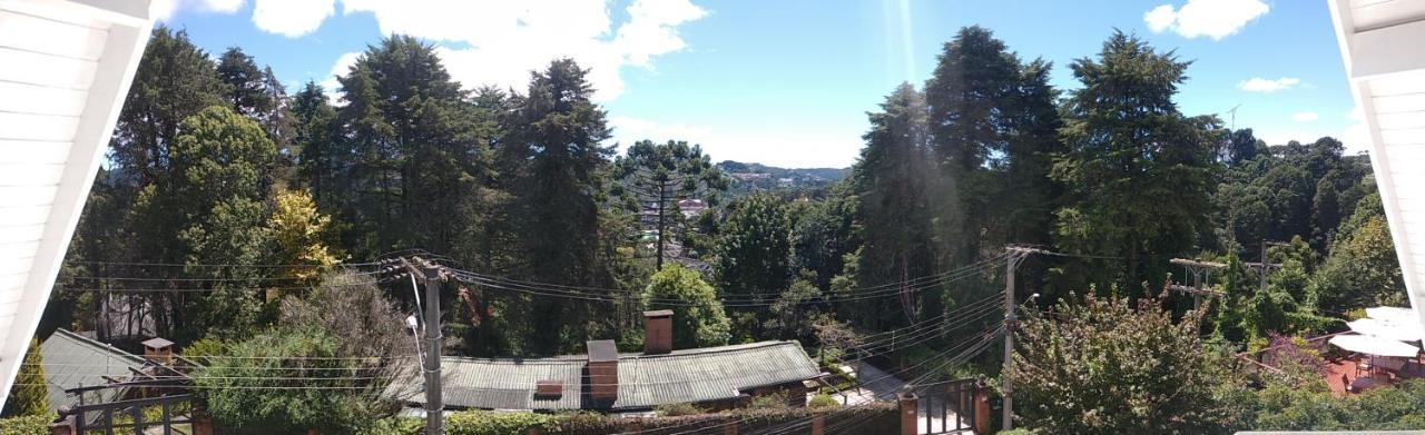 Quarto Triplo Deluxe com Vista da Cidade