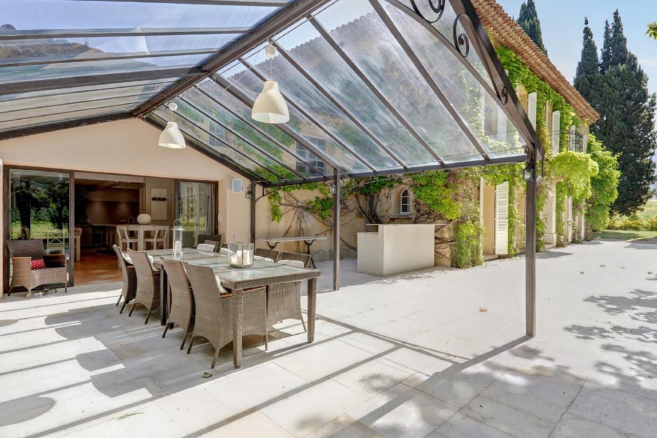 Villa Deluxe