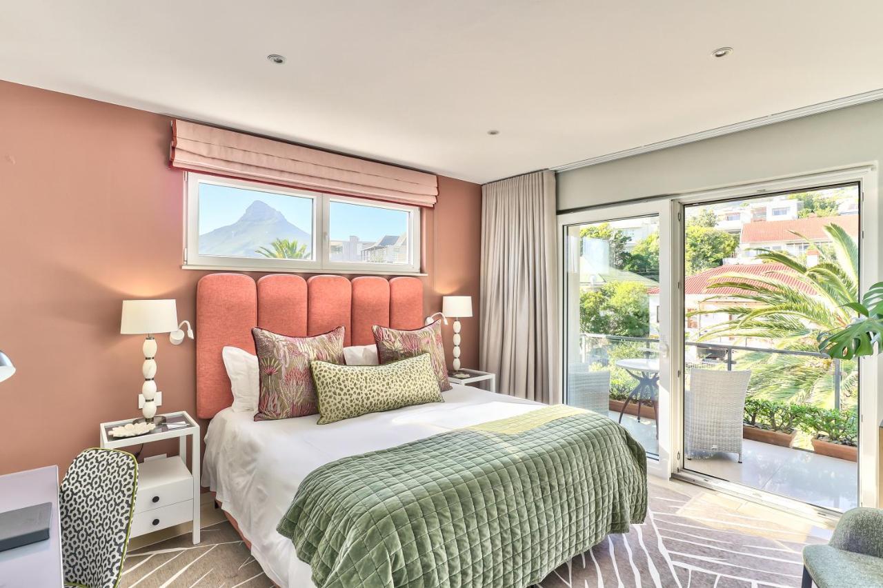 Traveller King or Twin Room Mountain View