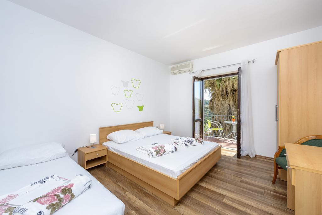 Habitación Triple con balcón