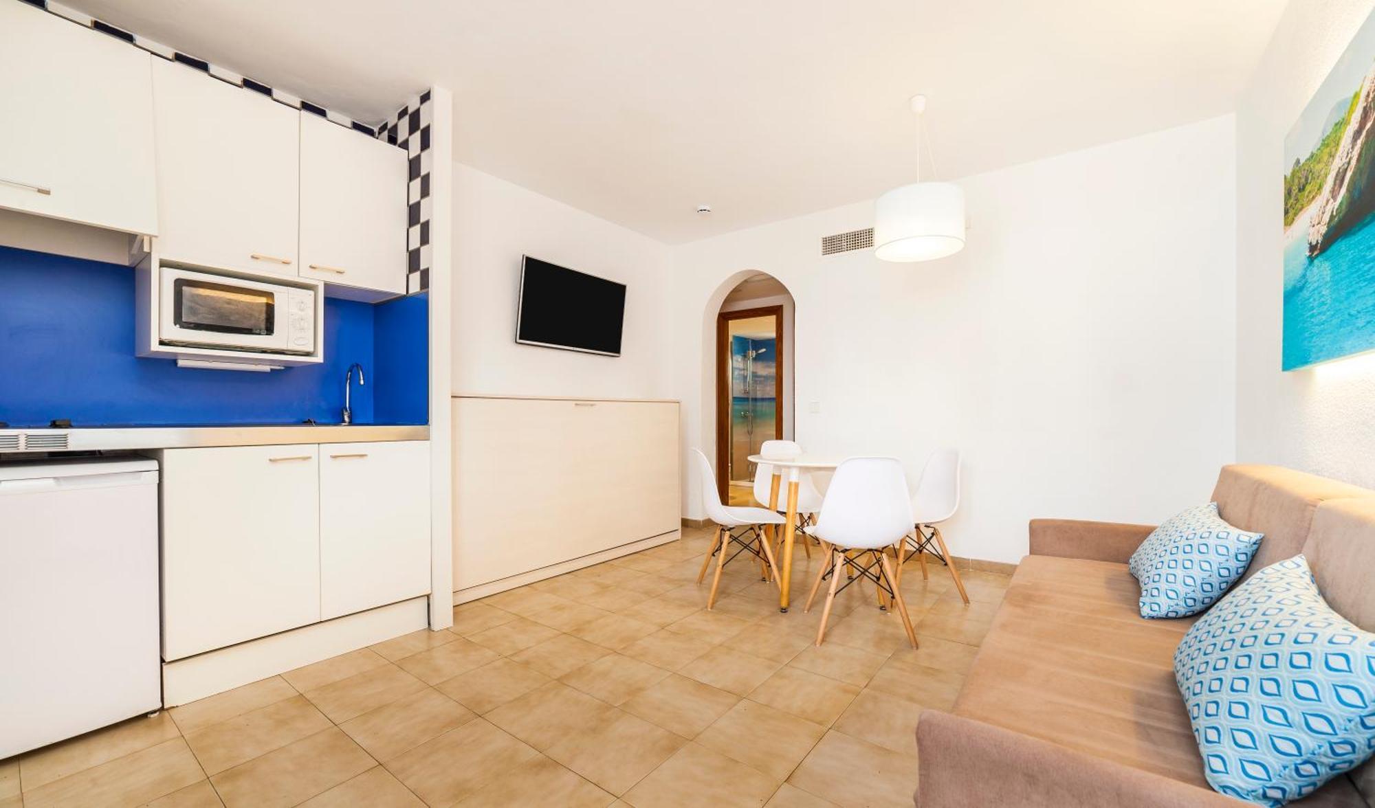 One-Bedroom Apartment ( 1adult+ 1 Child)