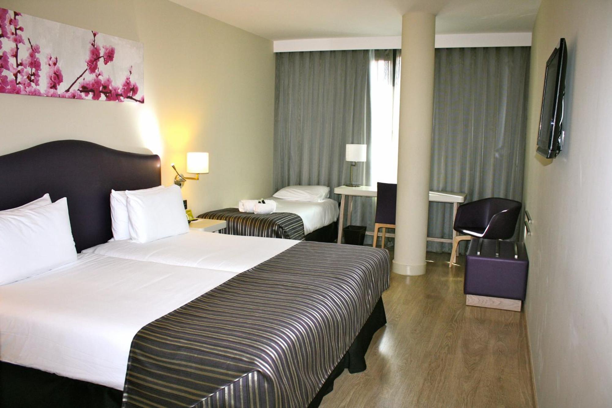 Double or Twin Room with Extra Bed,1272677041:JPEG