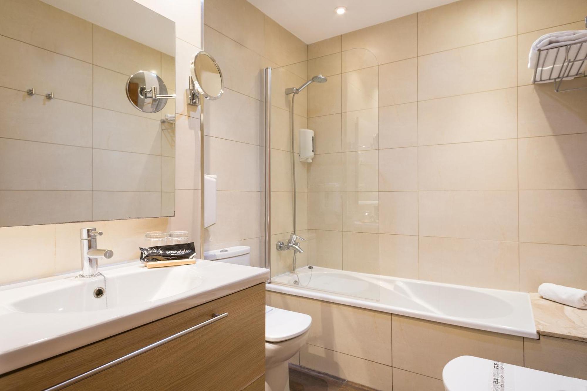 Quarto Familiar (3 Adultos)