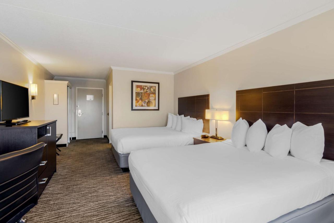 Queen Room with Two Queen Beds - Non-Smoking