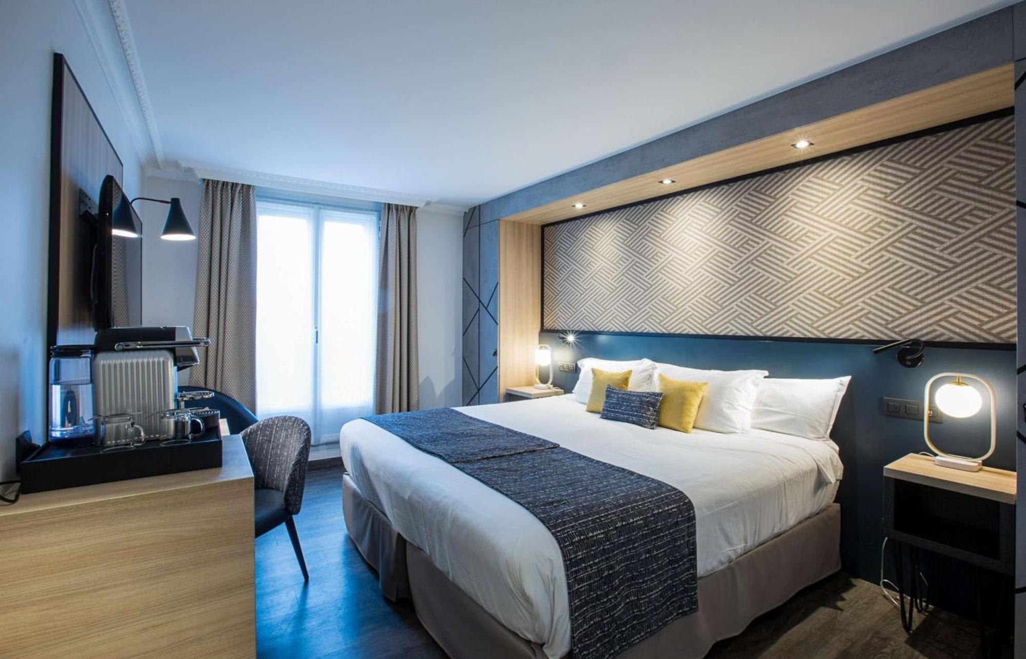 Deluxe Triple Room with 1 King and 1 Single Bed - Non-Smoking