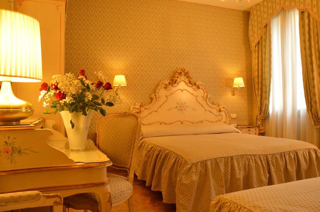 Chambre Familiale Classique (3 Adultes)