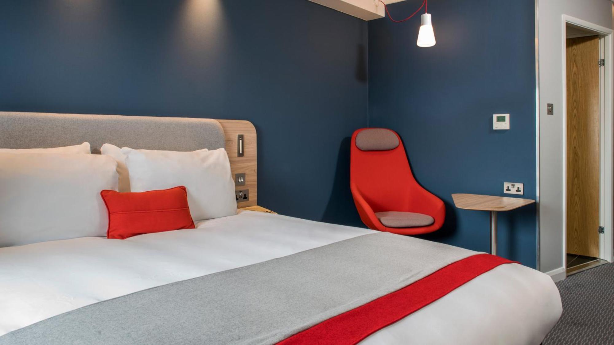 Standard King Room with Free Hot Breakfast