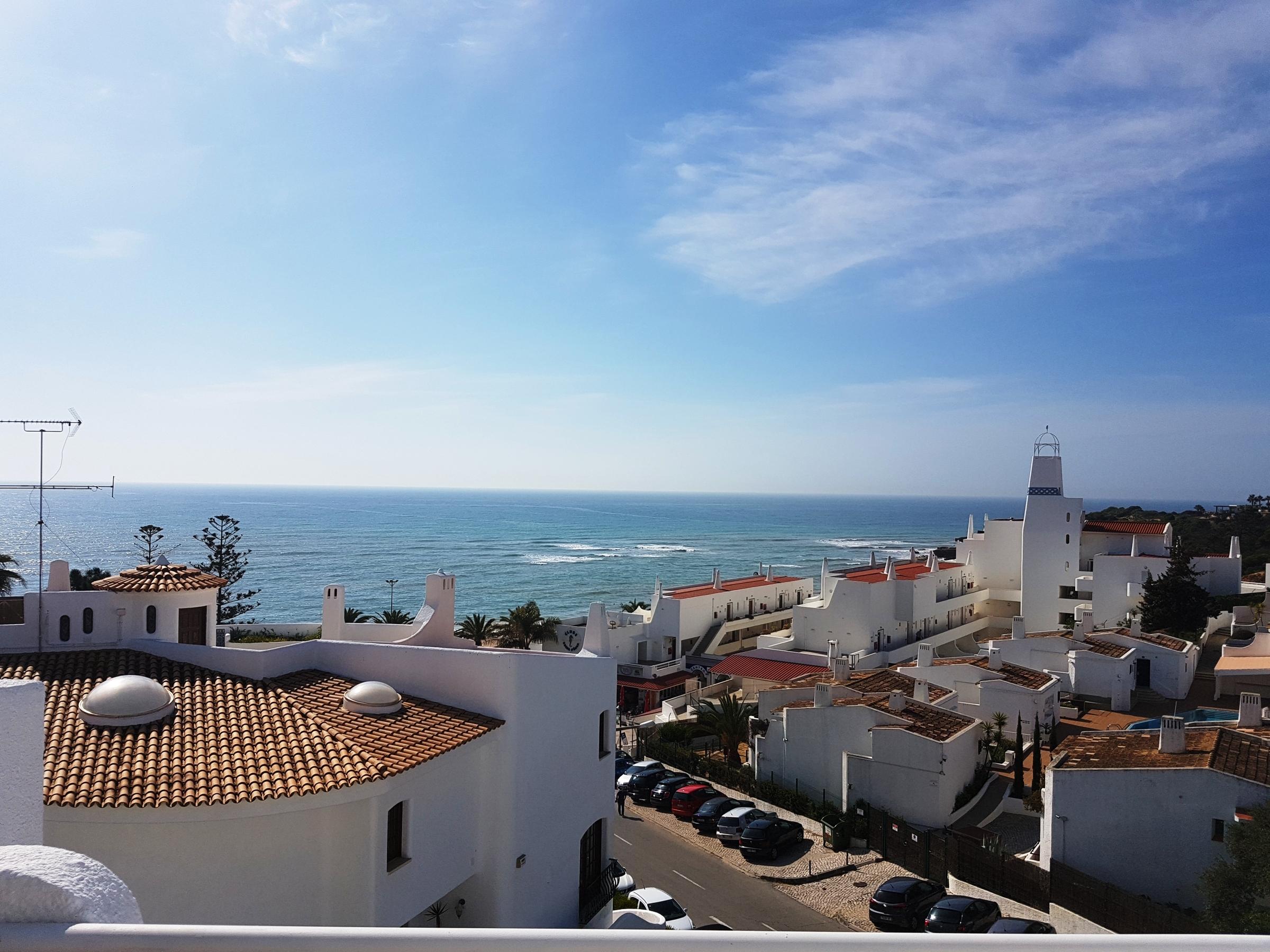 Apartamento com 2 Quartos e Vista Mar