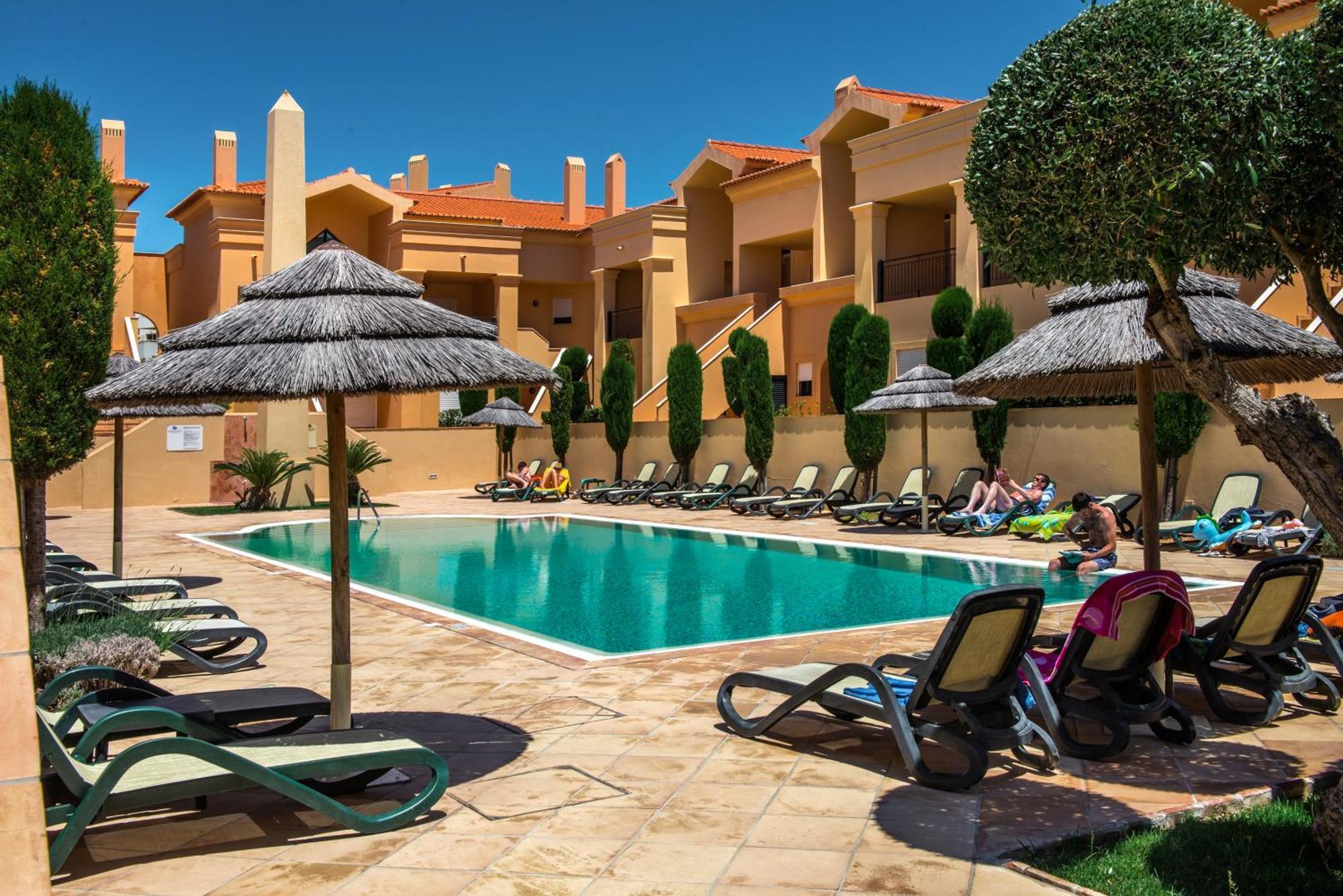 Two-Bedroom Apartment with Pool Side,263859297:JPEG
