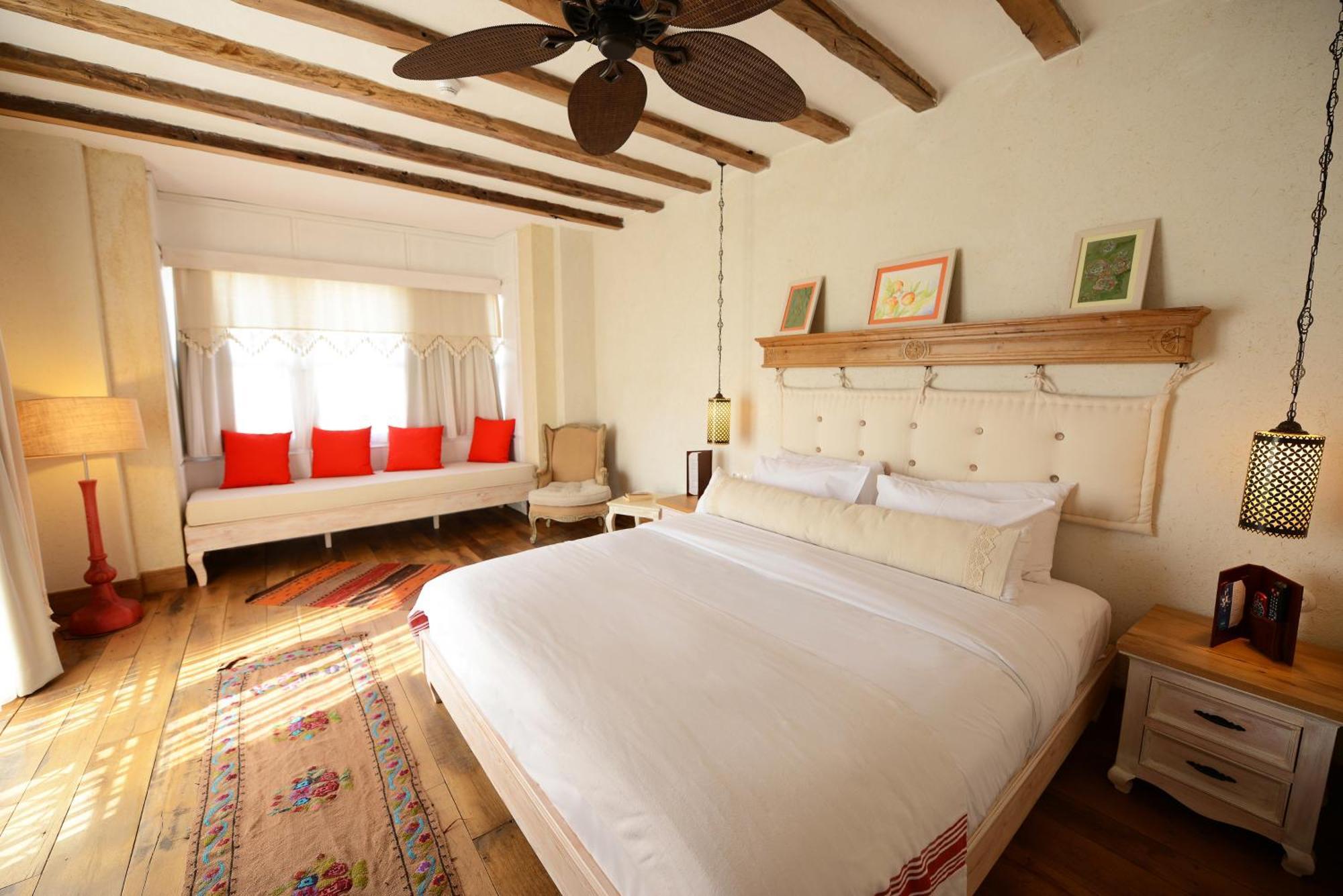 Classic Room,1589449831:JPEG
