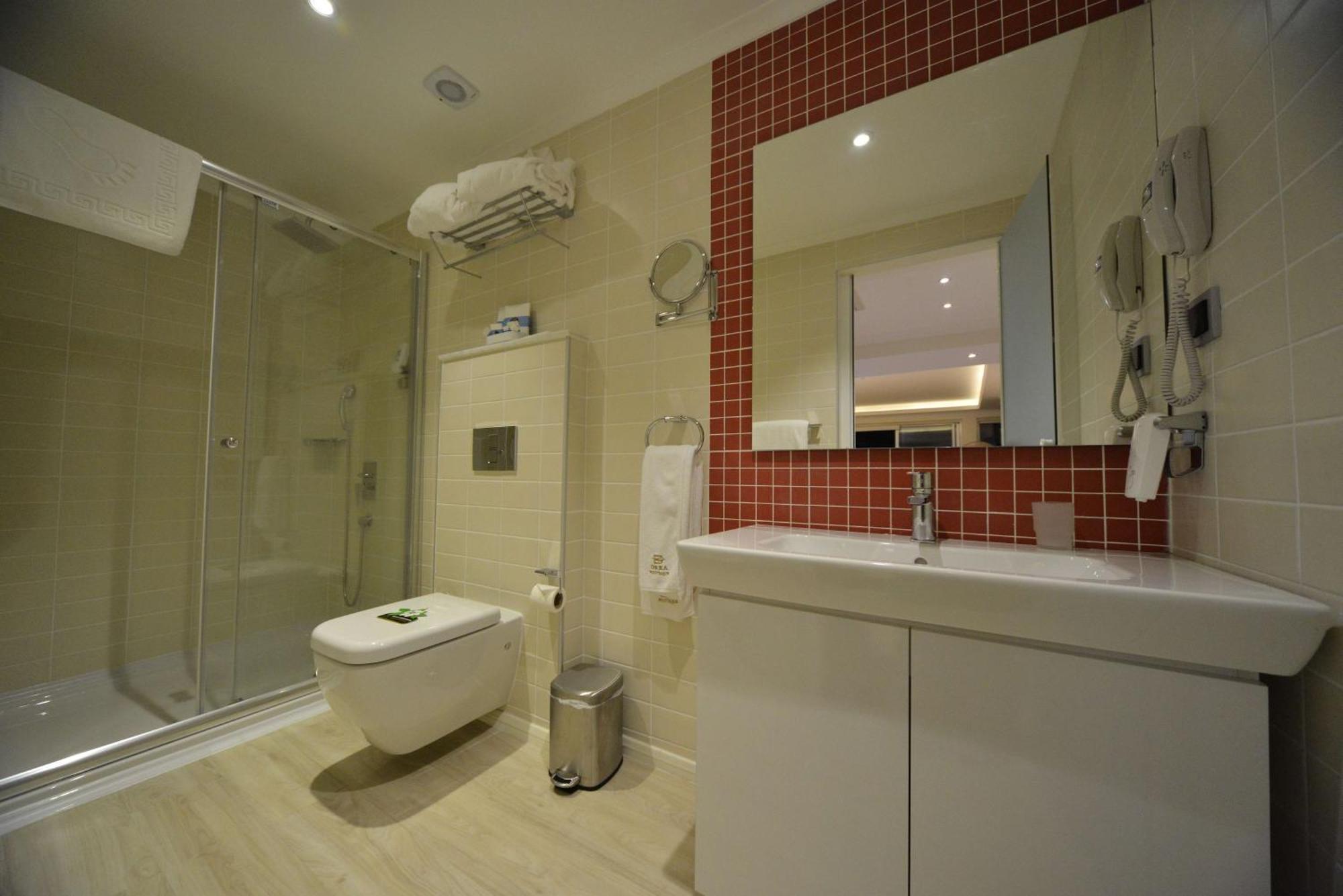 Deluxe Suite mit Whirlpool-Badewanne