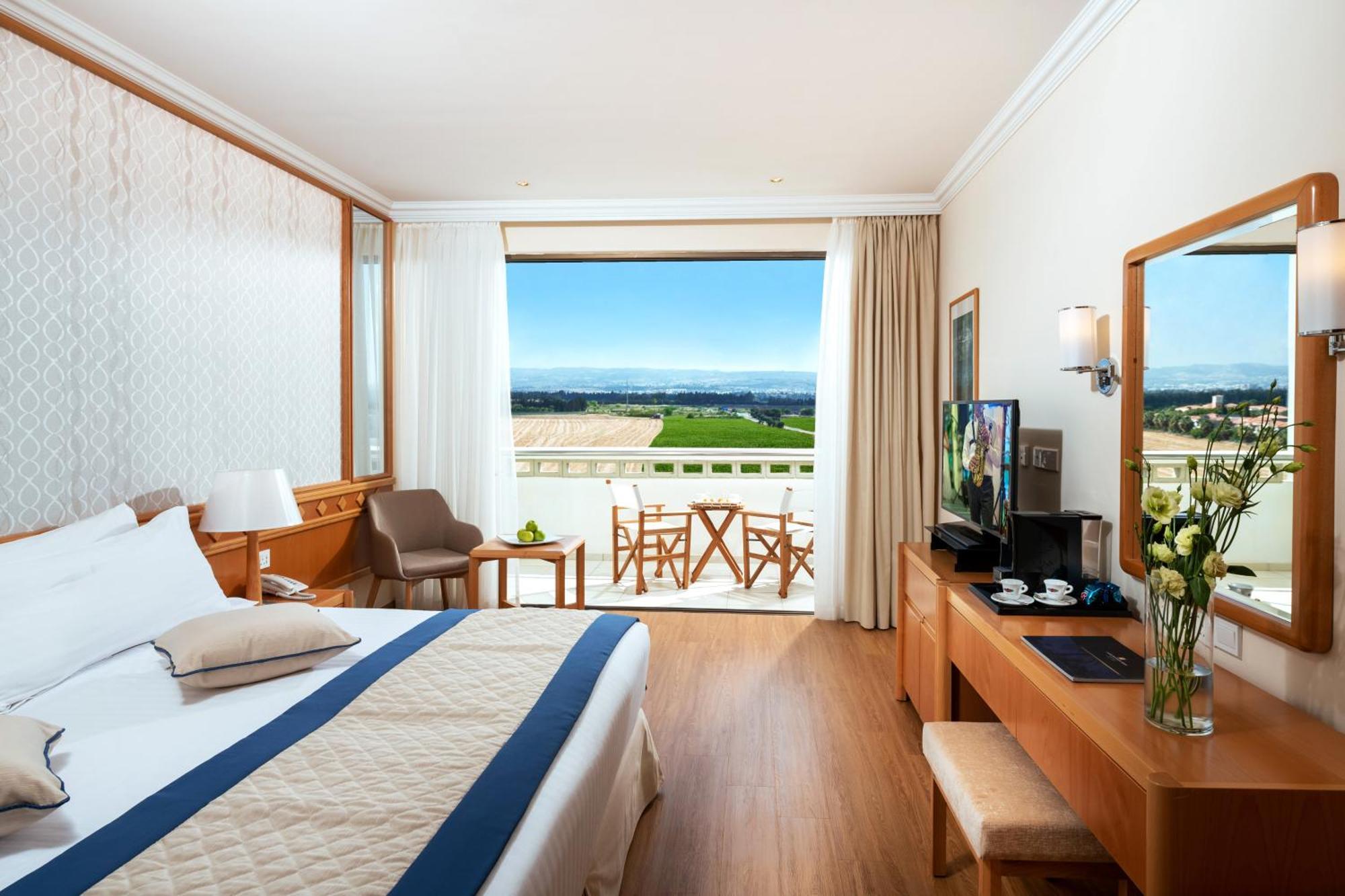 Chambre Classique (2 Adultes + 1 Enfant) - Vue sur Terres