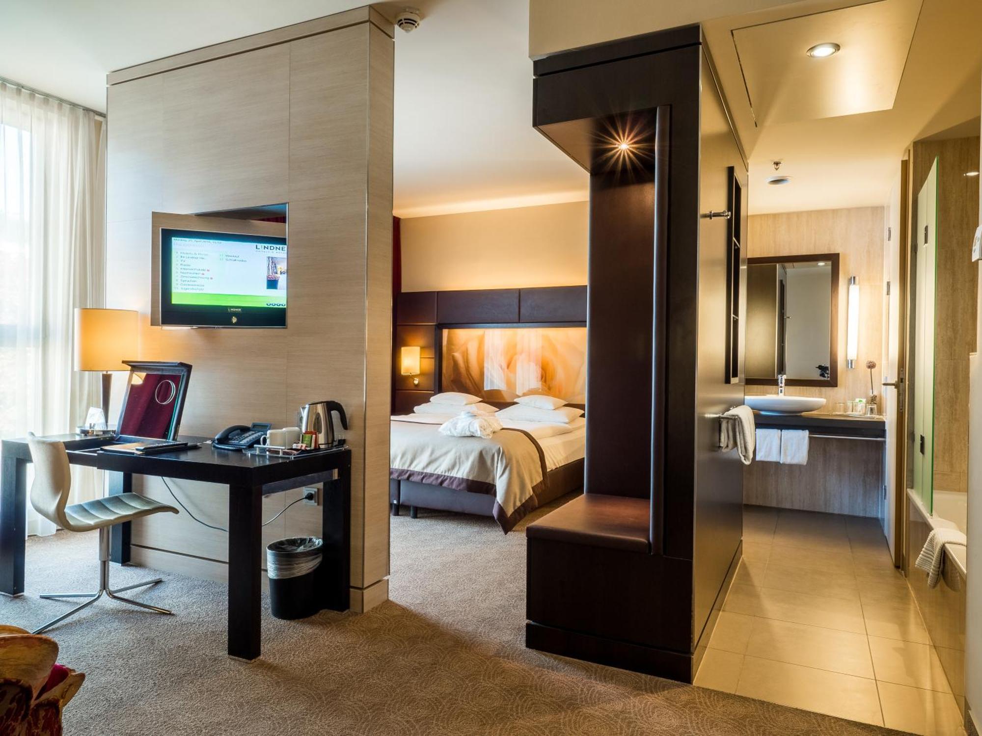 Junior Suite,1558279462:JPEG