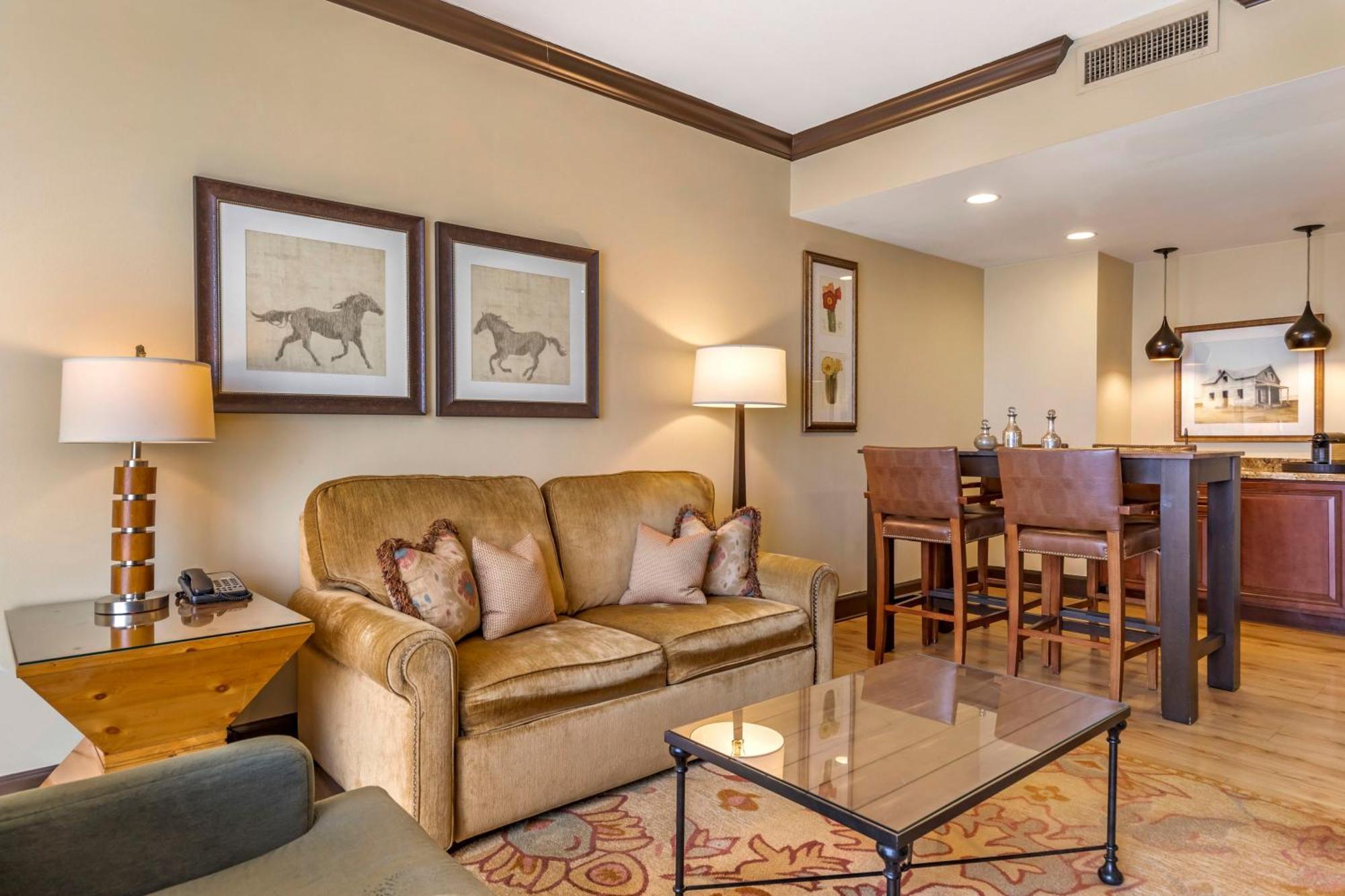 Executive One-Bedroom King Suite
