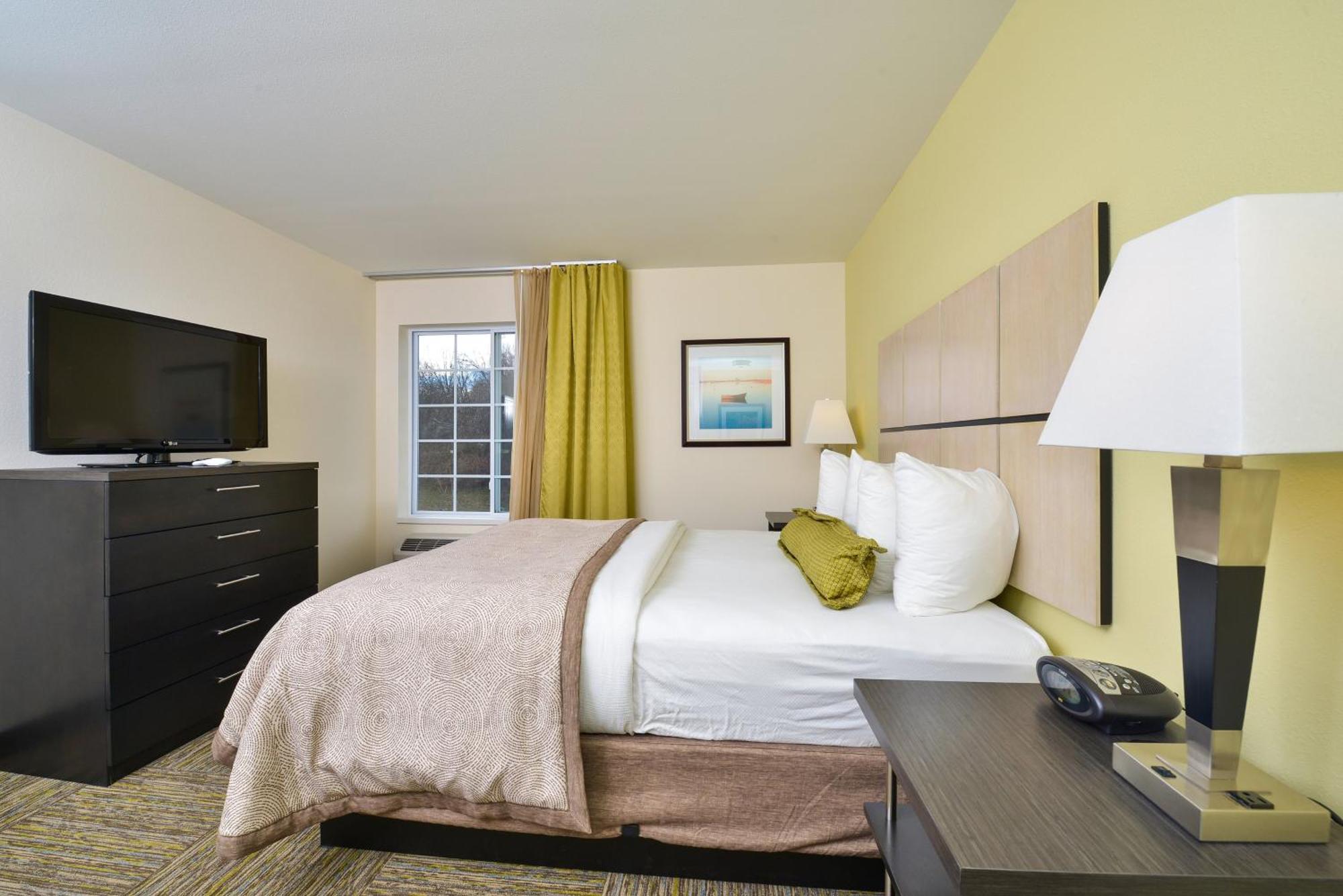 Queen Studio Suite