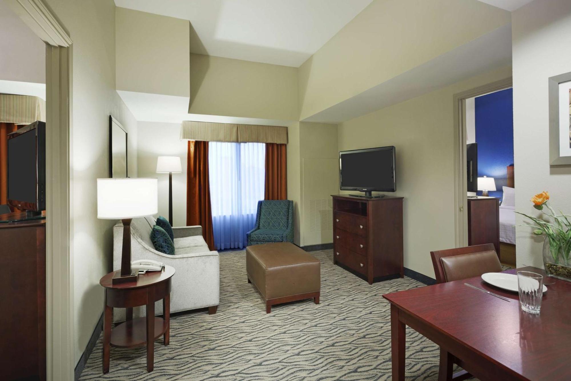One-Bedroom King Suite Non-Smoking,1498914283:JPEG