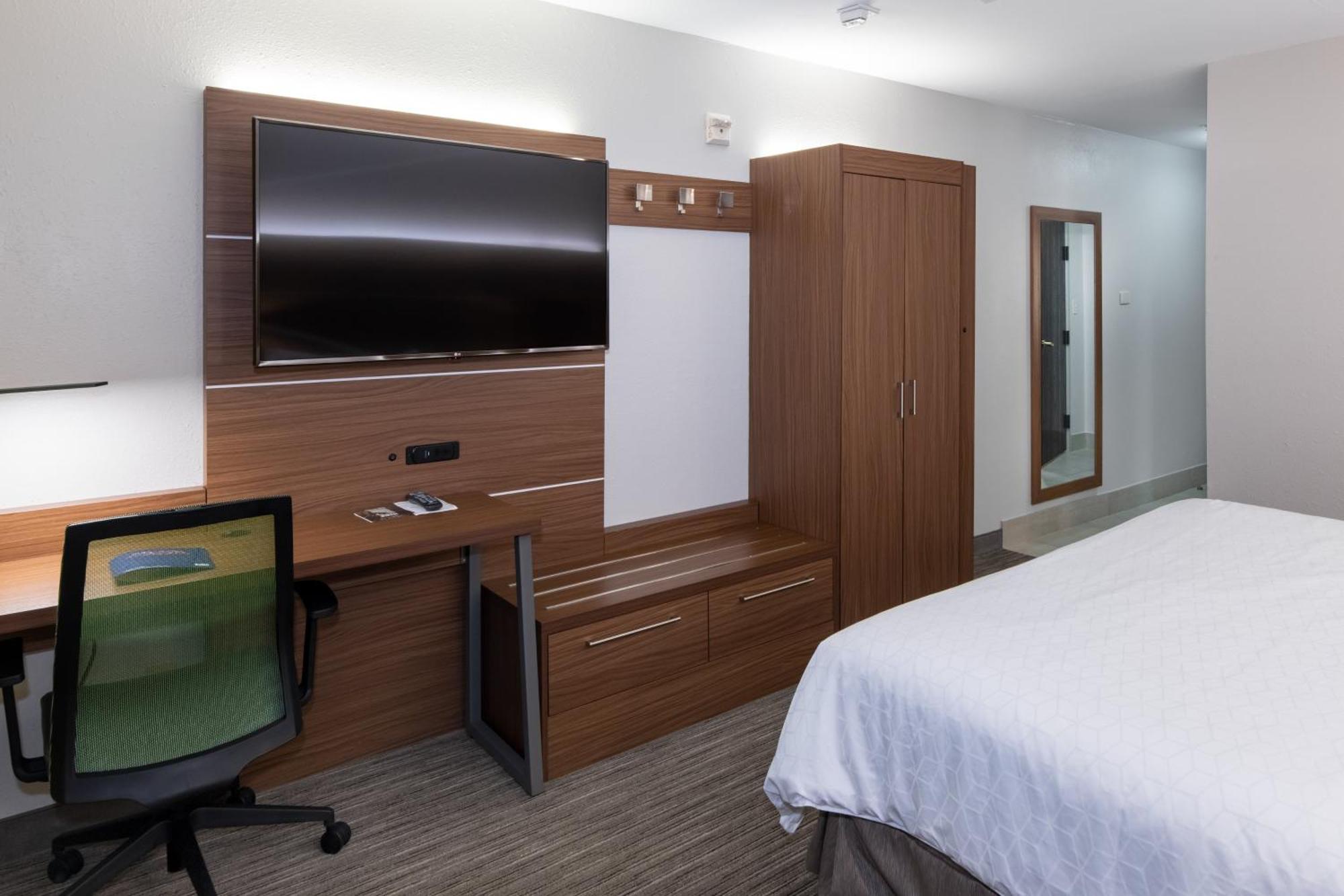 Standard King Room,1275861031:JPEG