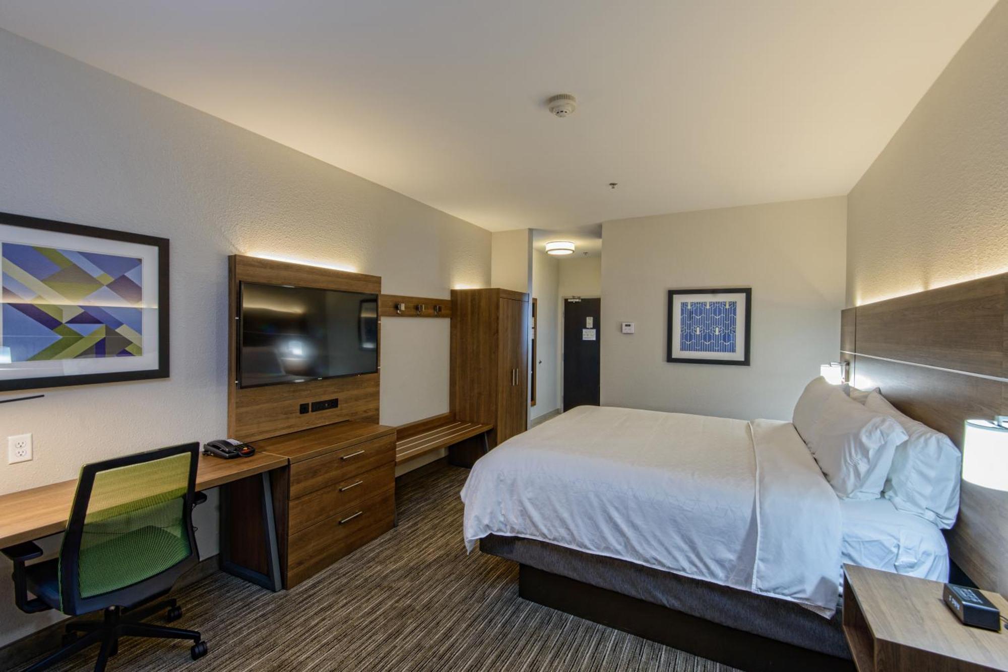 Standard King Room,1434961411:JPEG