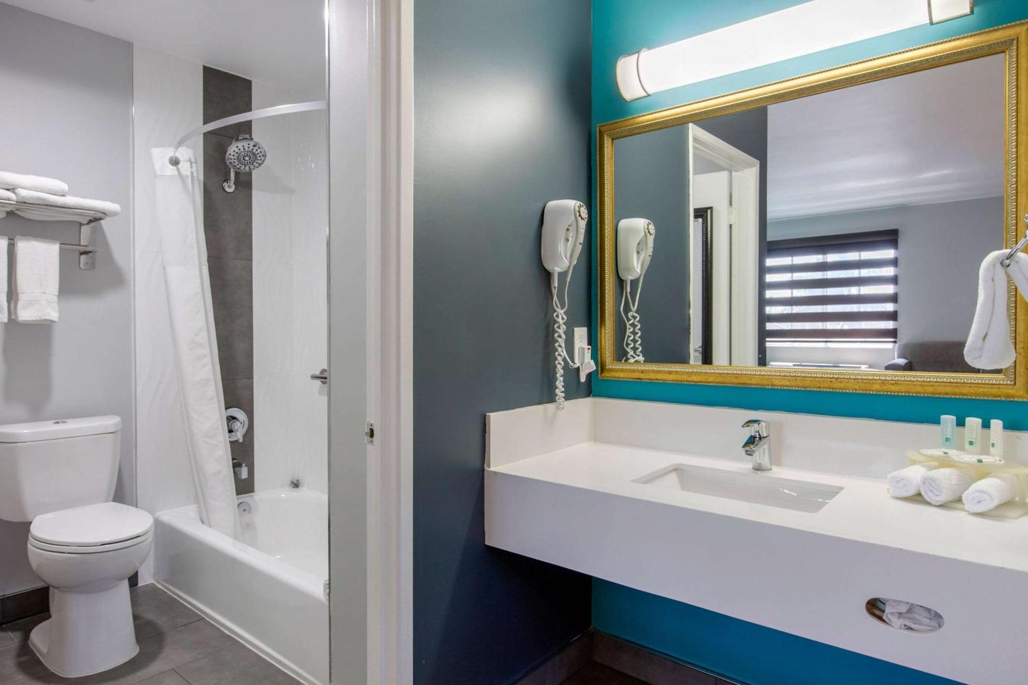 Quarto Standard com 2 Camas de Casal - Não Fumantes