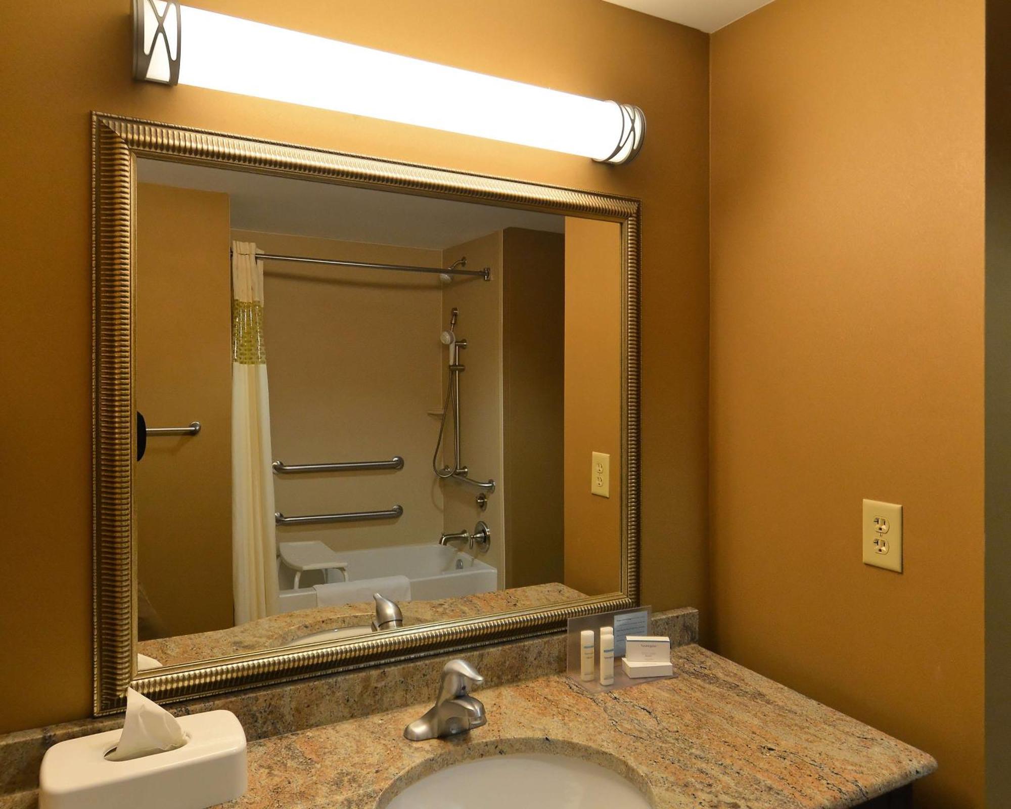 Queen Room with Two Queen Beds - Mobility and Hearing Access/Non-Smoking
