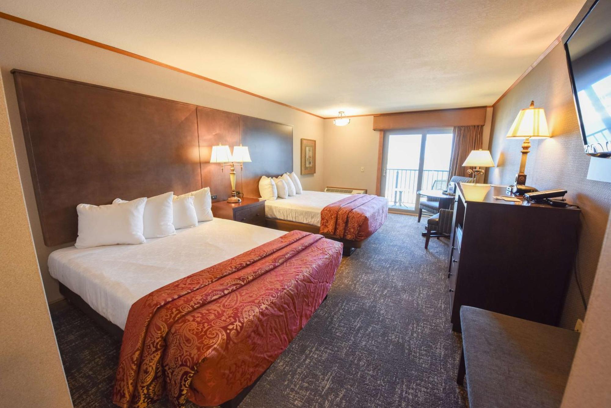 Two-Bedroom Suite - Lake View