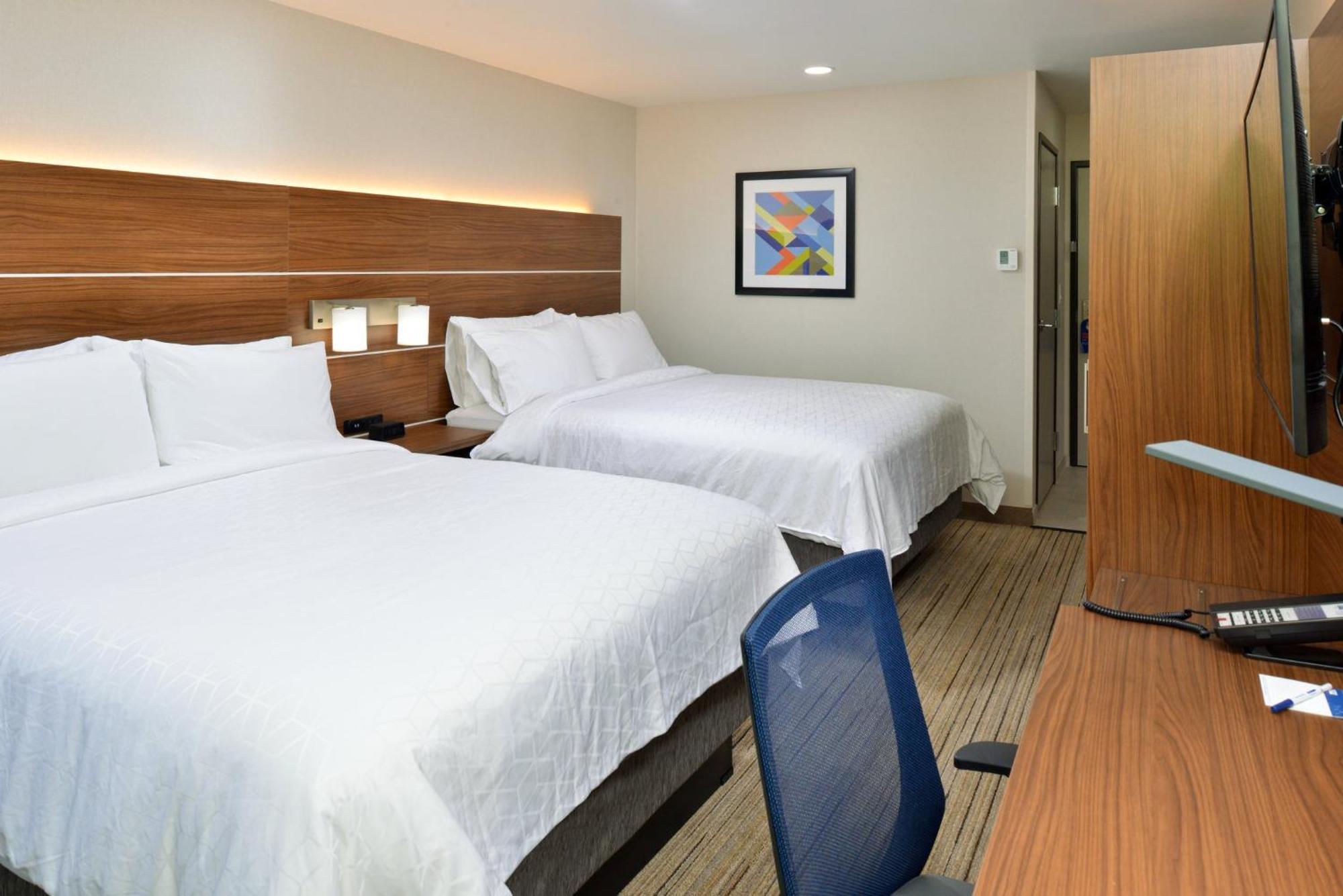 Standard Room with Two Queen Beds