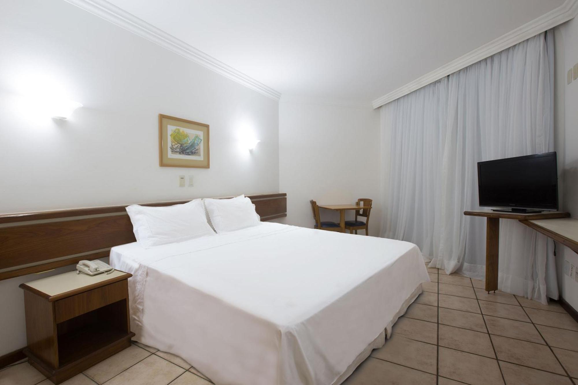 Quarto Master com Vista da Piscina