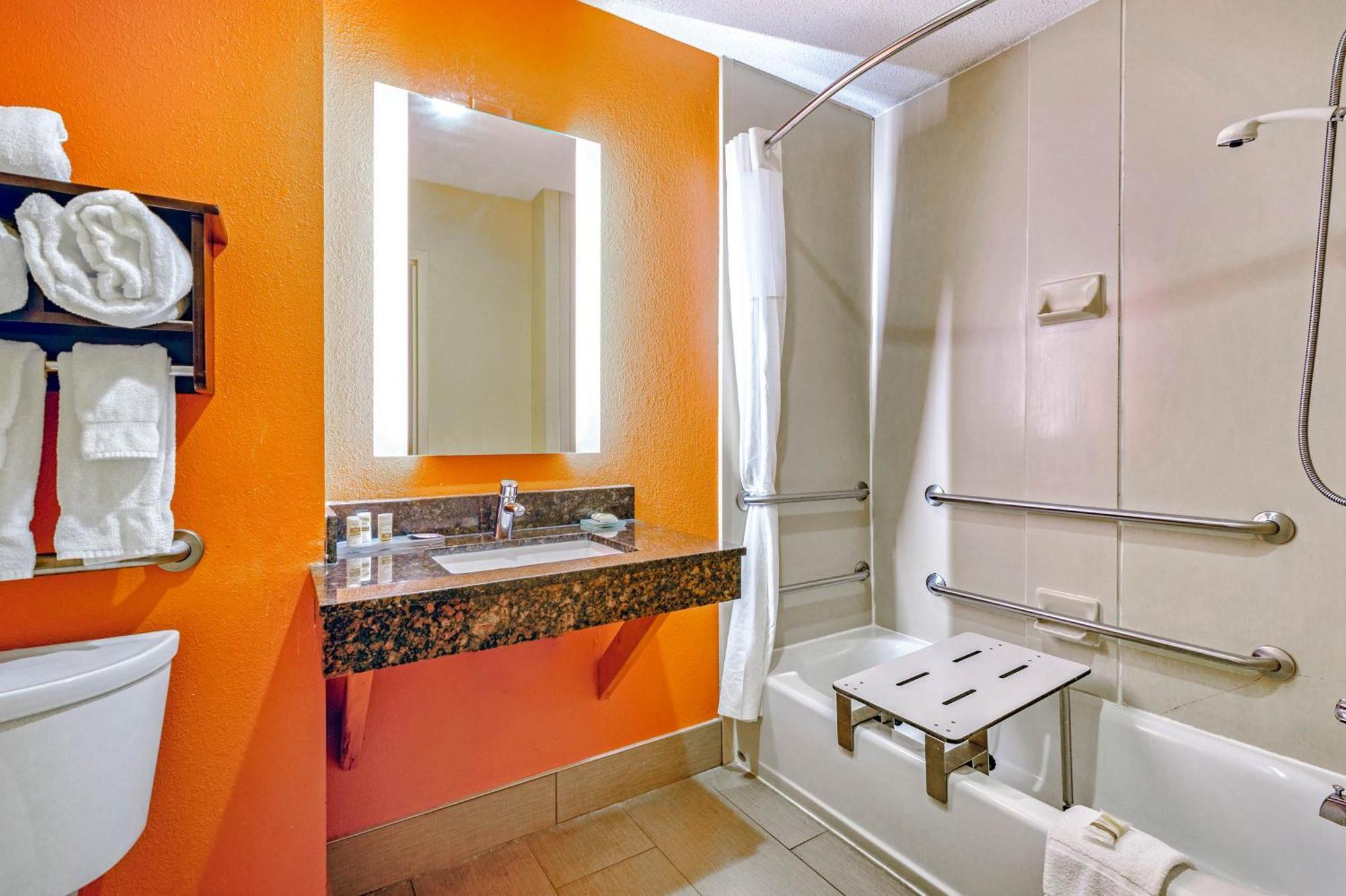 Queen Room with Two Queen Beds - Mobility Access/Non-Smoking