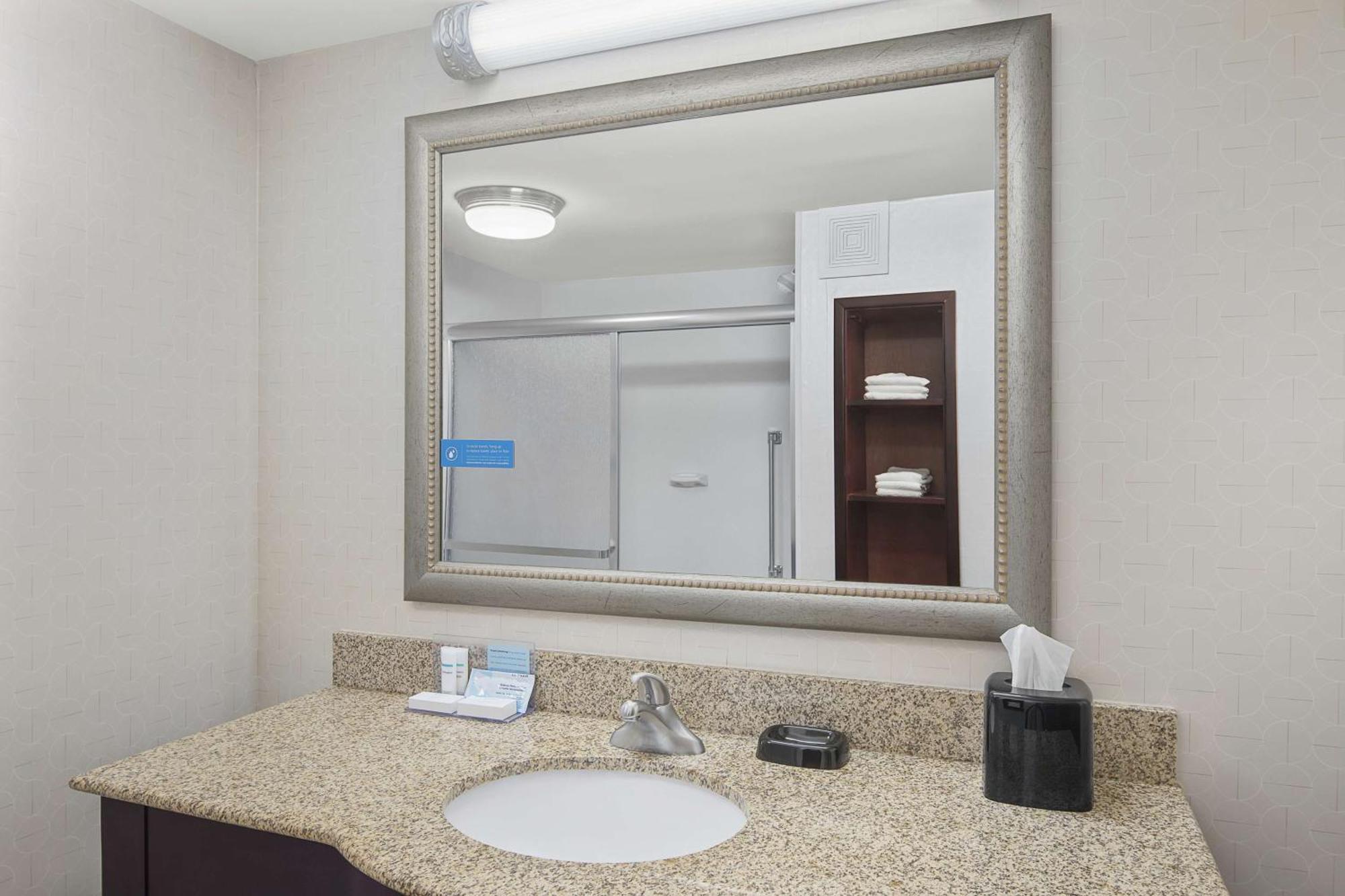 King Room with Walk-in Shower - Non-Smoking
