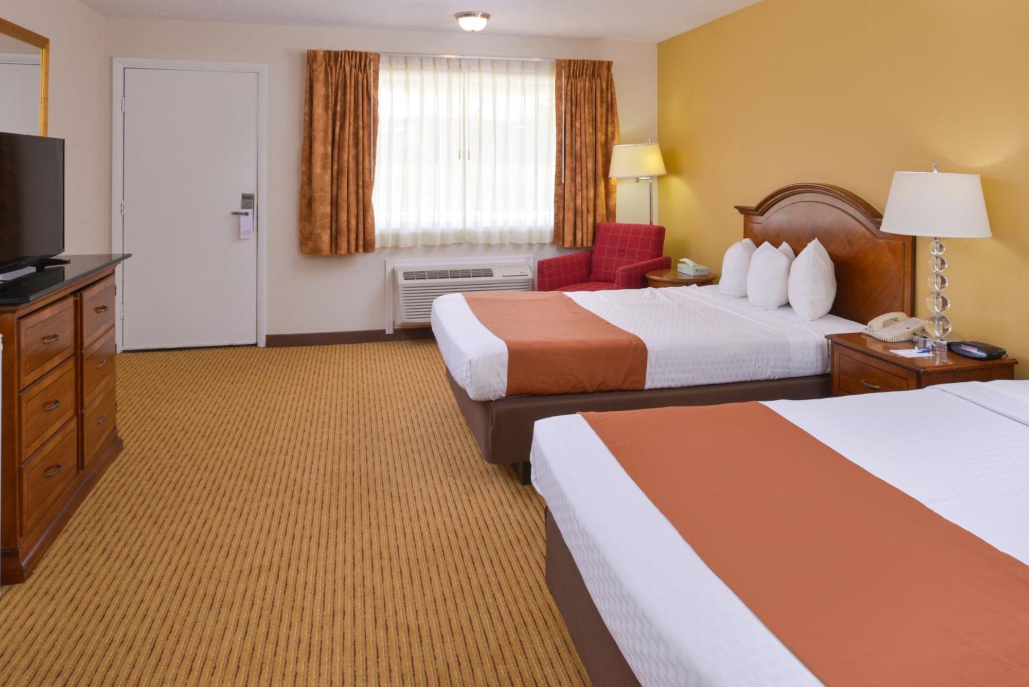 Deluxe Room with Two Double Beds - Non-Smoking