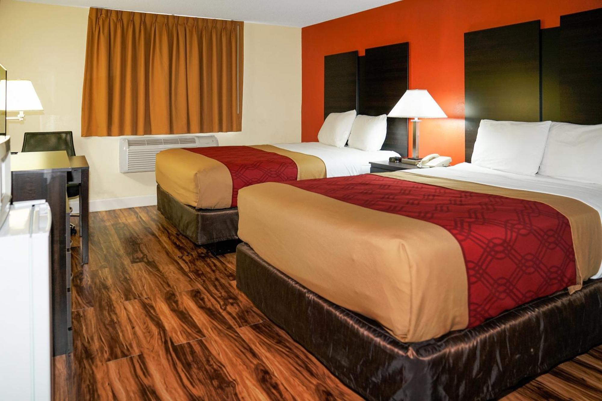 Double Room with Two Double Beds - Smoking