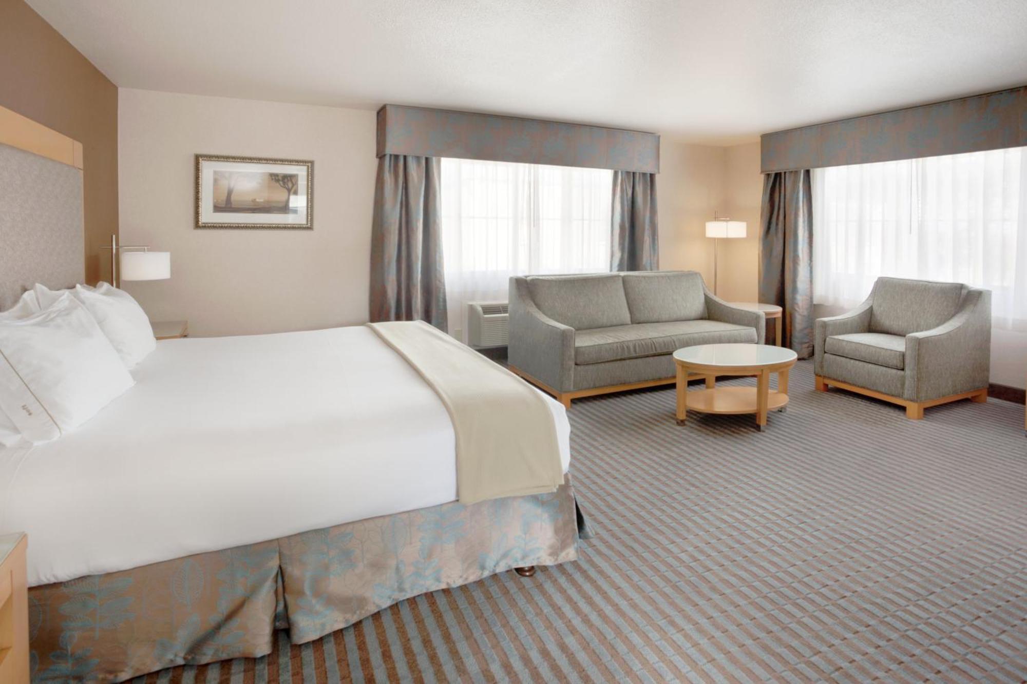 King Room - Hearing Accessible - Non-Smoking