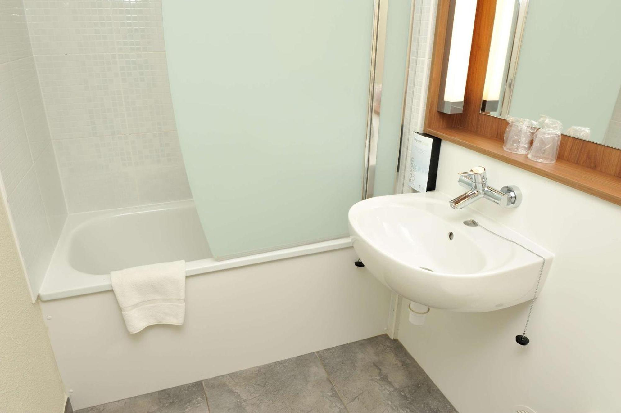 Chambre Standard - 1 Lit Queen-Size
