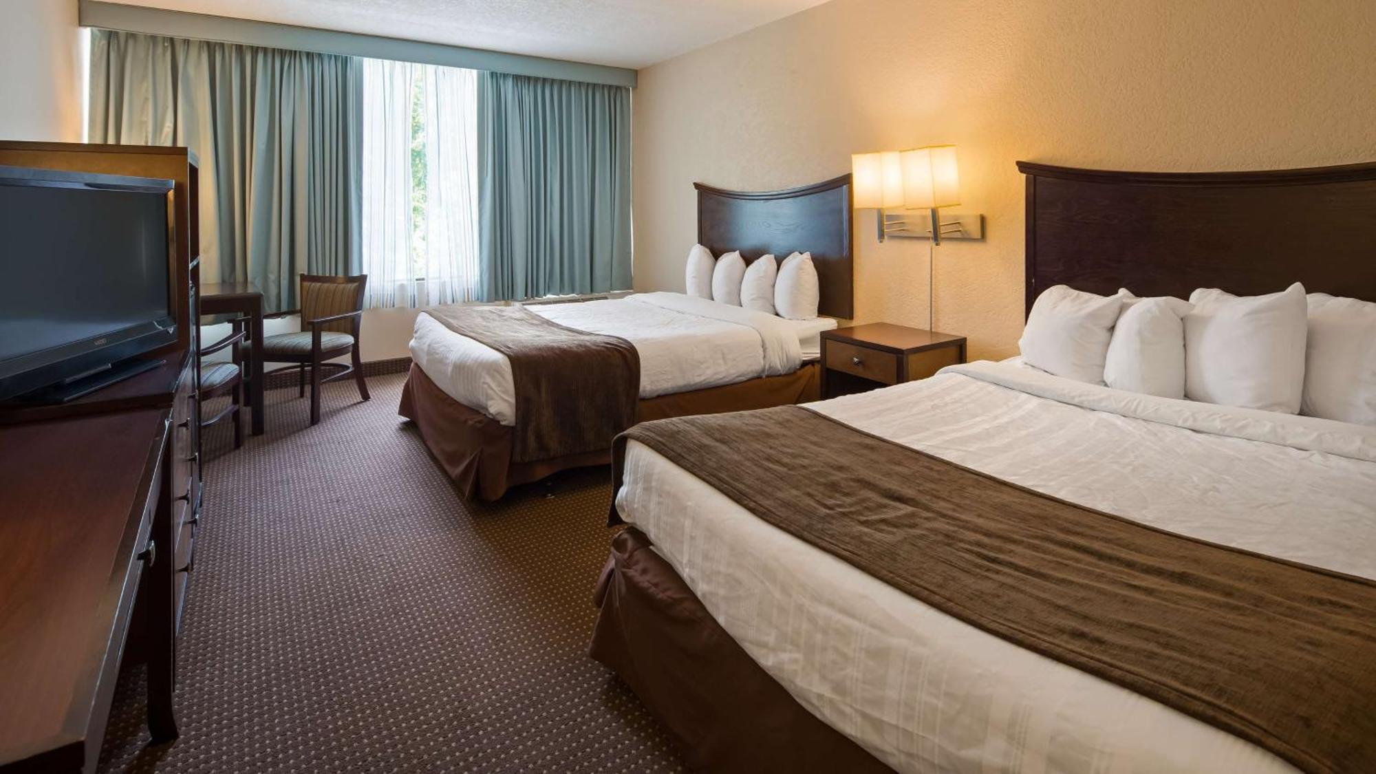 Queen Room with Two Queen Beds - Non-Smoking
