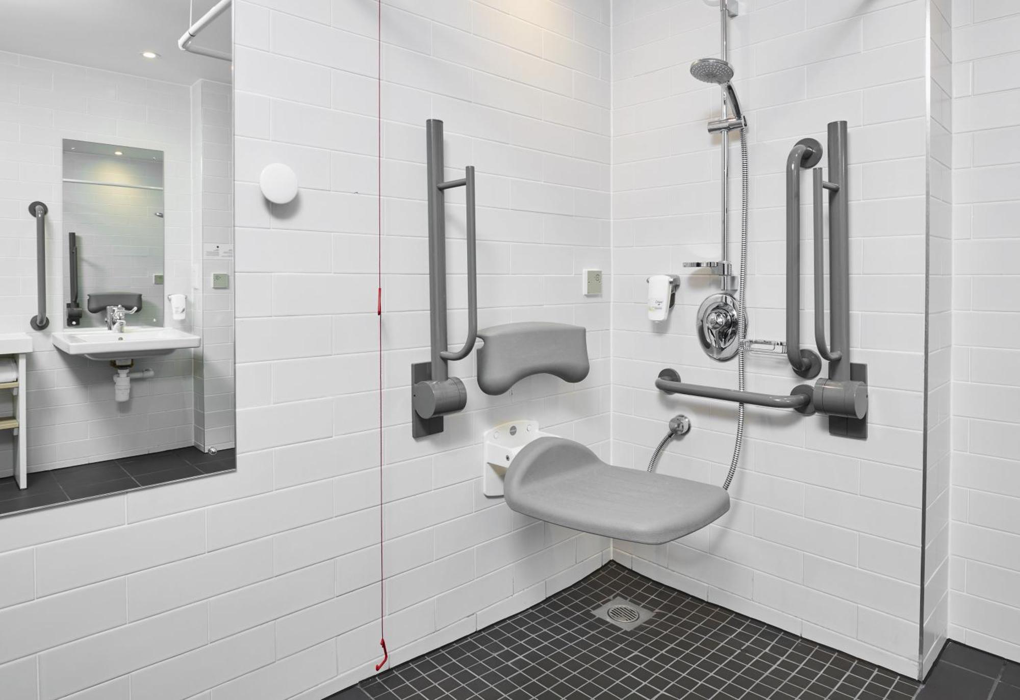 Chambre Double avec Petit-Déjeuner Chaud Gratuit - Accessible aux Personnes à Mobilité Réduite