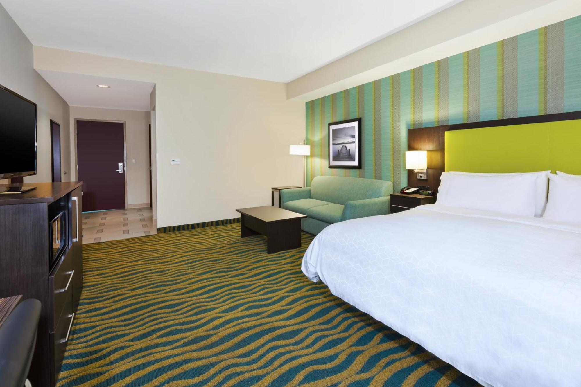 Standard King Room with Roll-In Shower - Communications Access