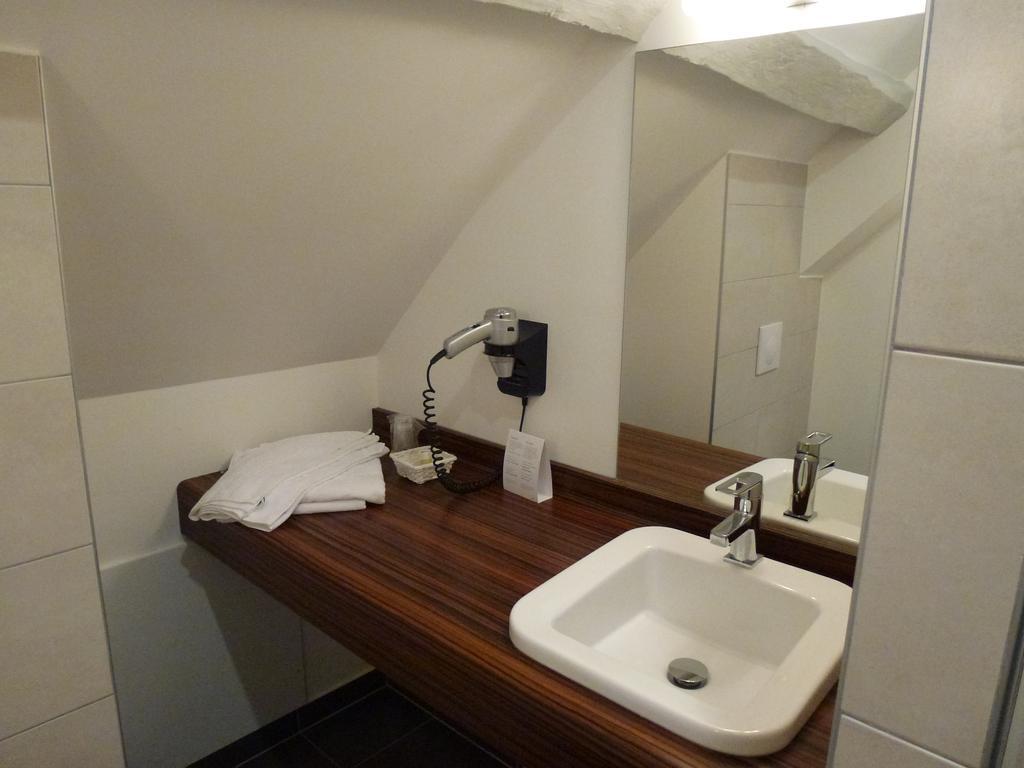 Chambre Simple ou Petite Chambre Double