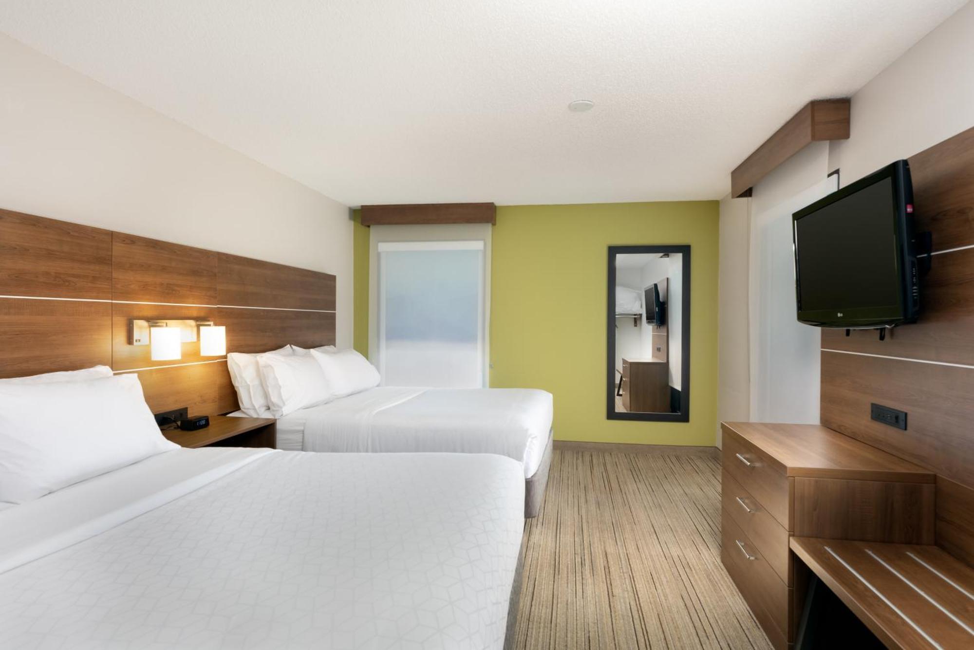 Standard Queen Room with Two Queen Beds