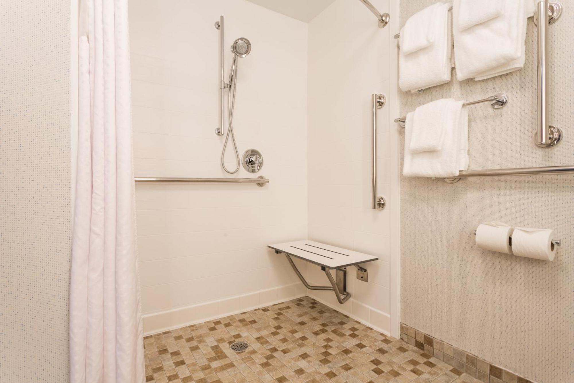 King Room Roll Shower Disability Access,1280484115:JPEG