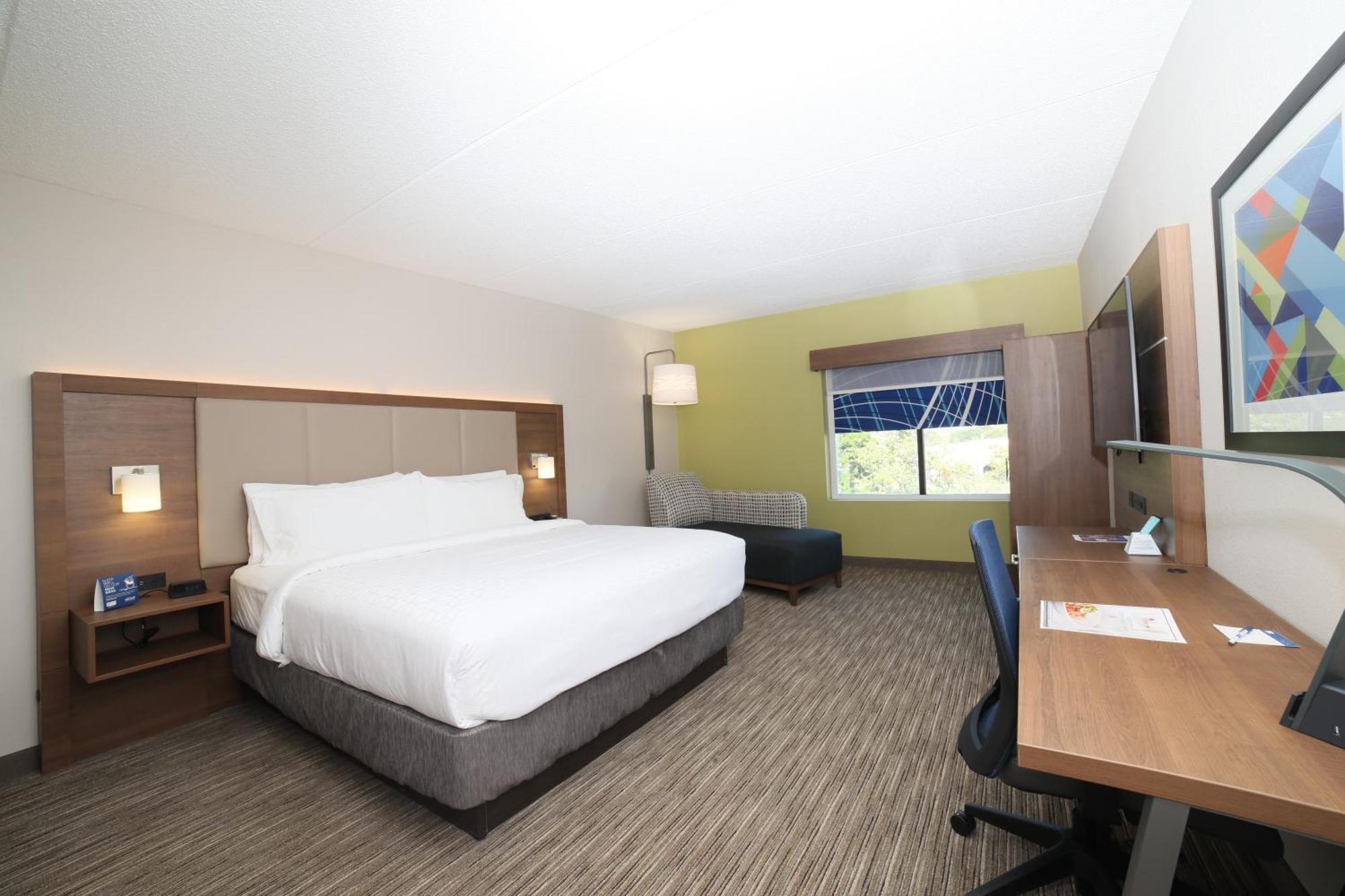 Standard King Room