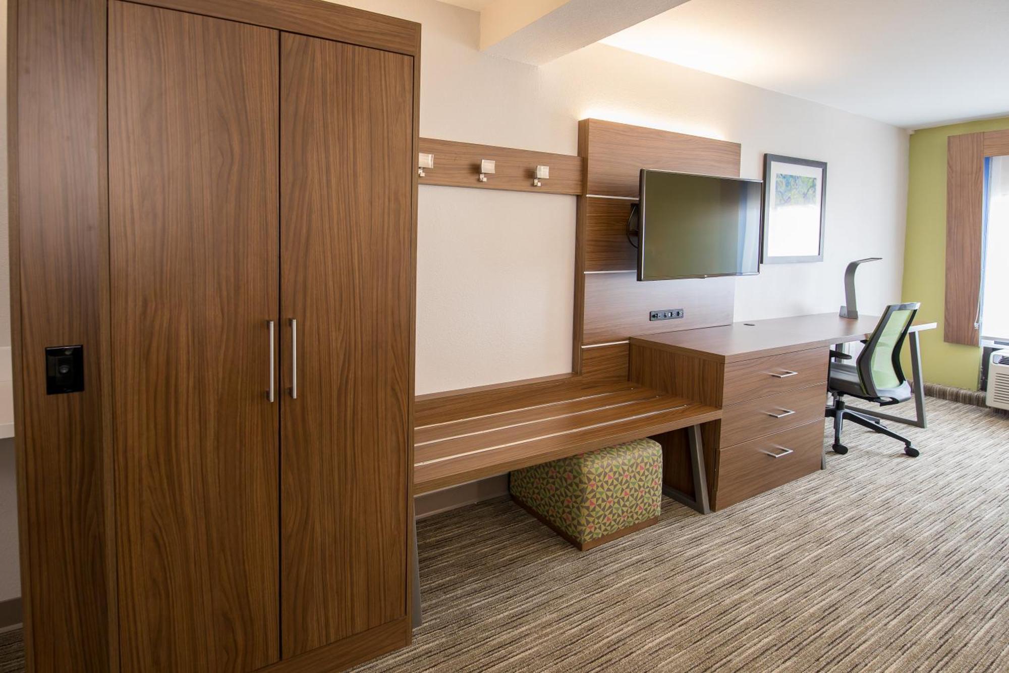 King Room - Mobility Access/Hearing Accessible
